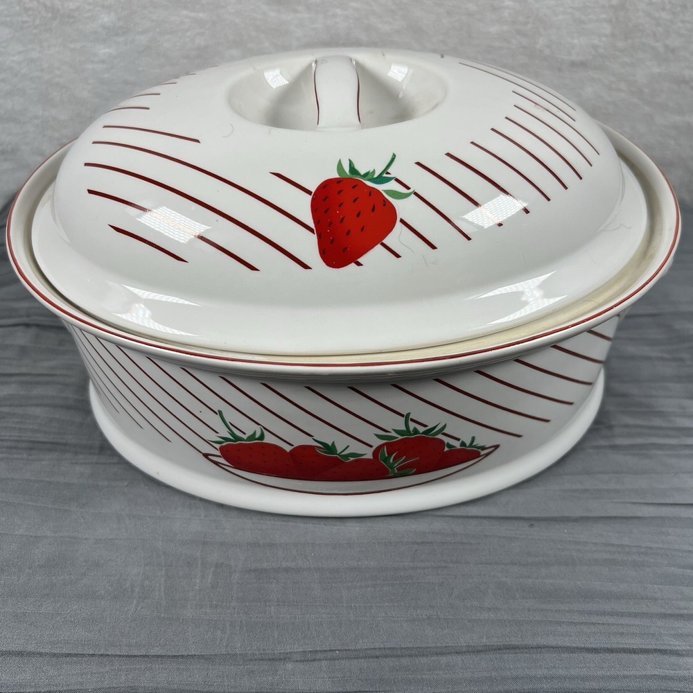 Mikasa Ultra Ceram Bake & Serve Strawberries UP012‎ Oval Casserole Dish with Lid